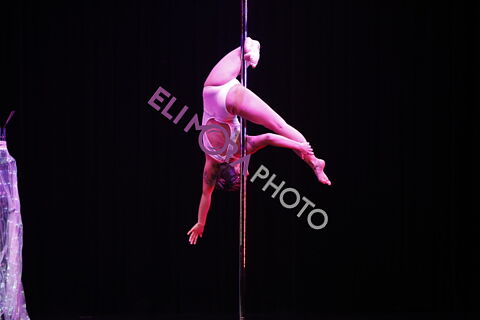 14_ANDREA_BLAZǪUEZ_STUDIO_KIR_POLE