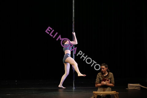 01_GAL_LA_RODRIGUEZ_PAYES_POLE_DANCE_FACTORY