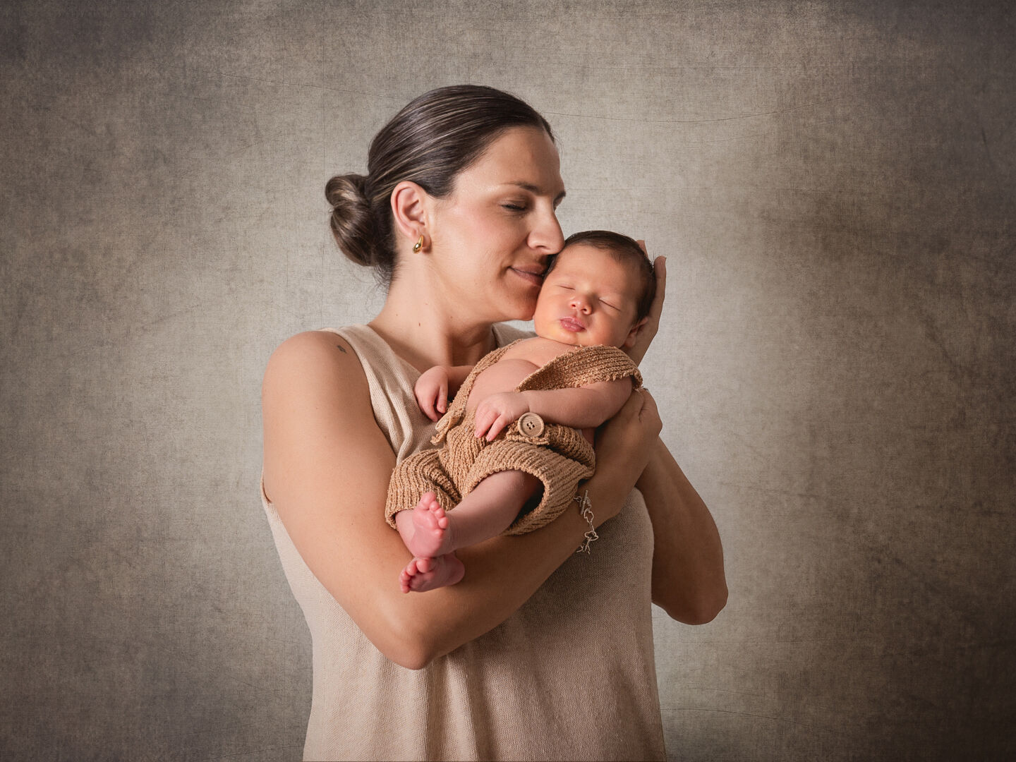 EXTUDIO 83 - sesion-newborn-estudio-plasencia-23-ts20250818112035483512.jpg