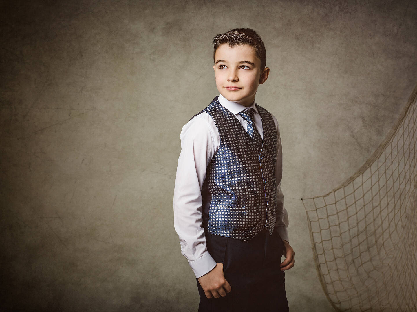 Fotografía profesional comunión niño en estudio de Plasencia-2