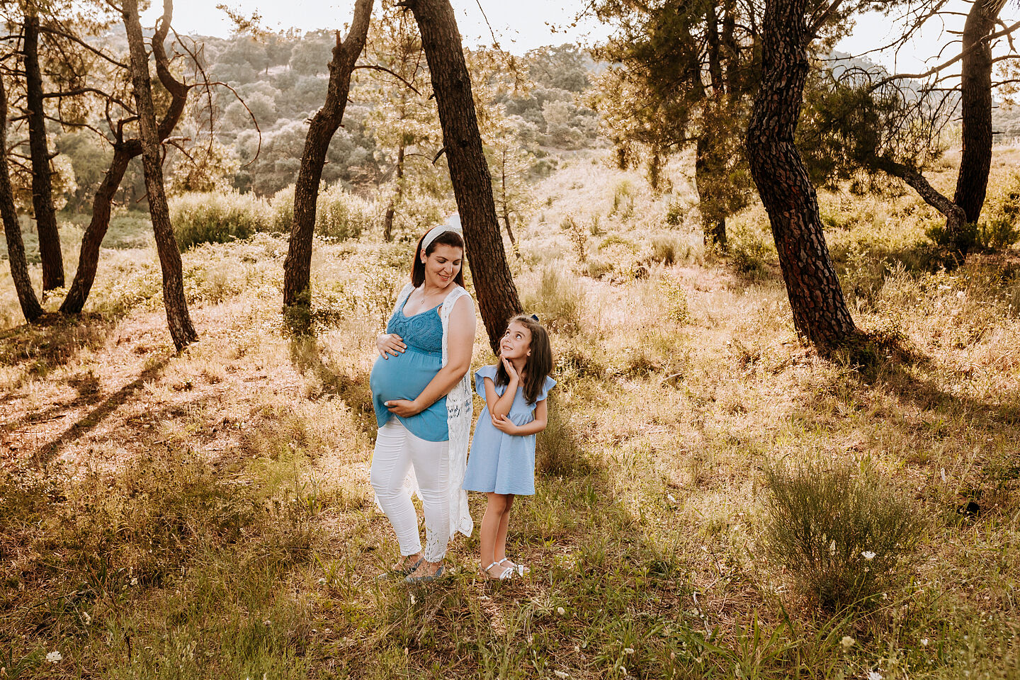 Sesiones de embarazo con hermanos en Plasencia (Cáceres) -12