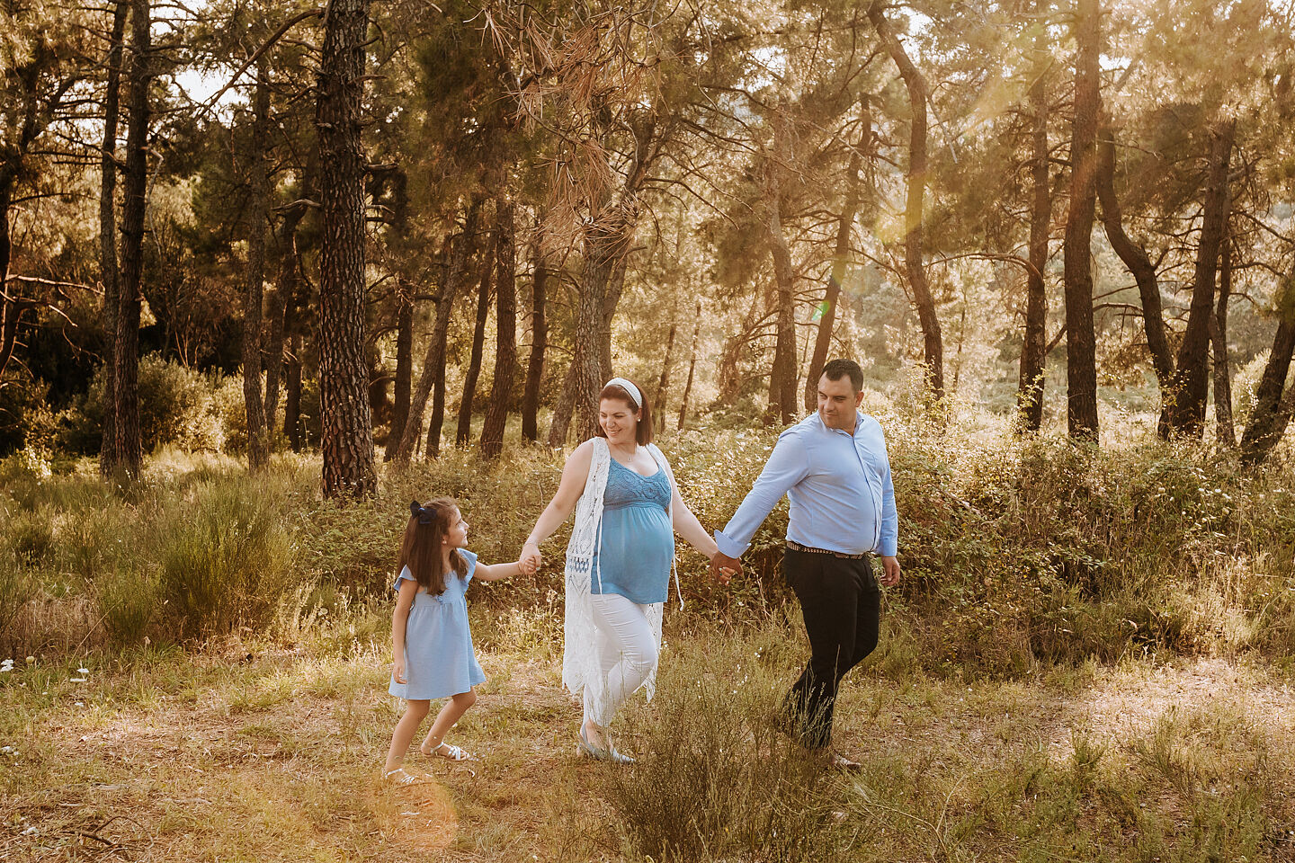Sesiones de embarazo con hermanos en Plasencia (Cáceres) -13