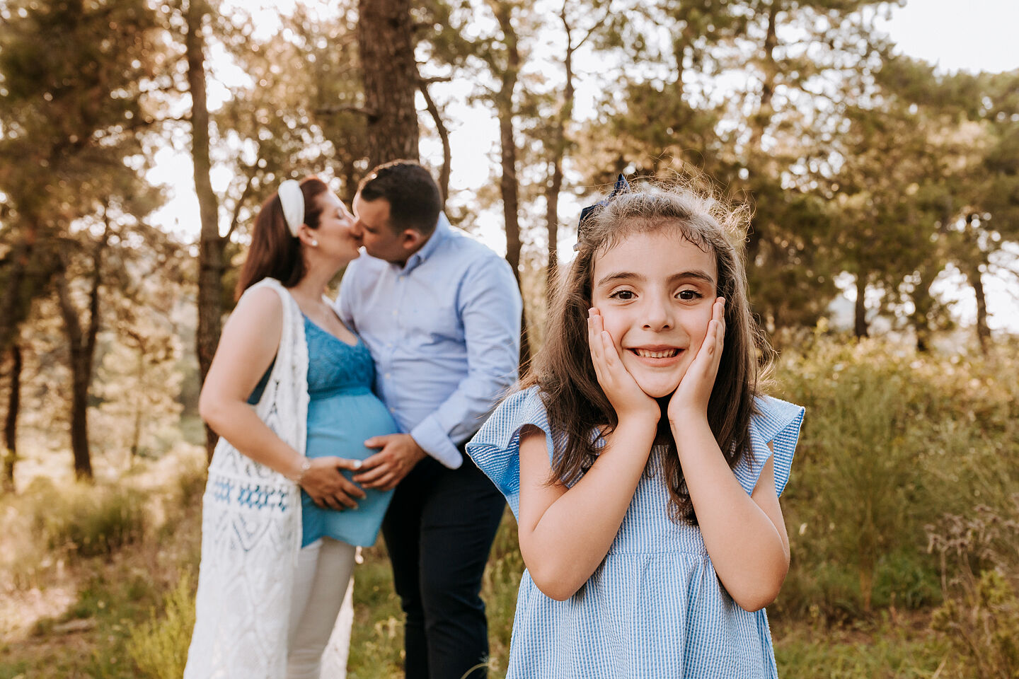 Sesiones de embarazo con hermanos en Plasencia (Cáceres) -14