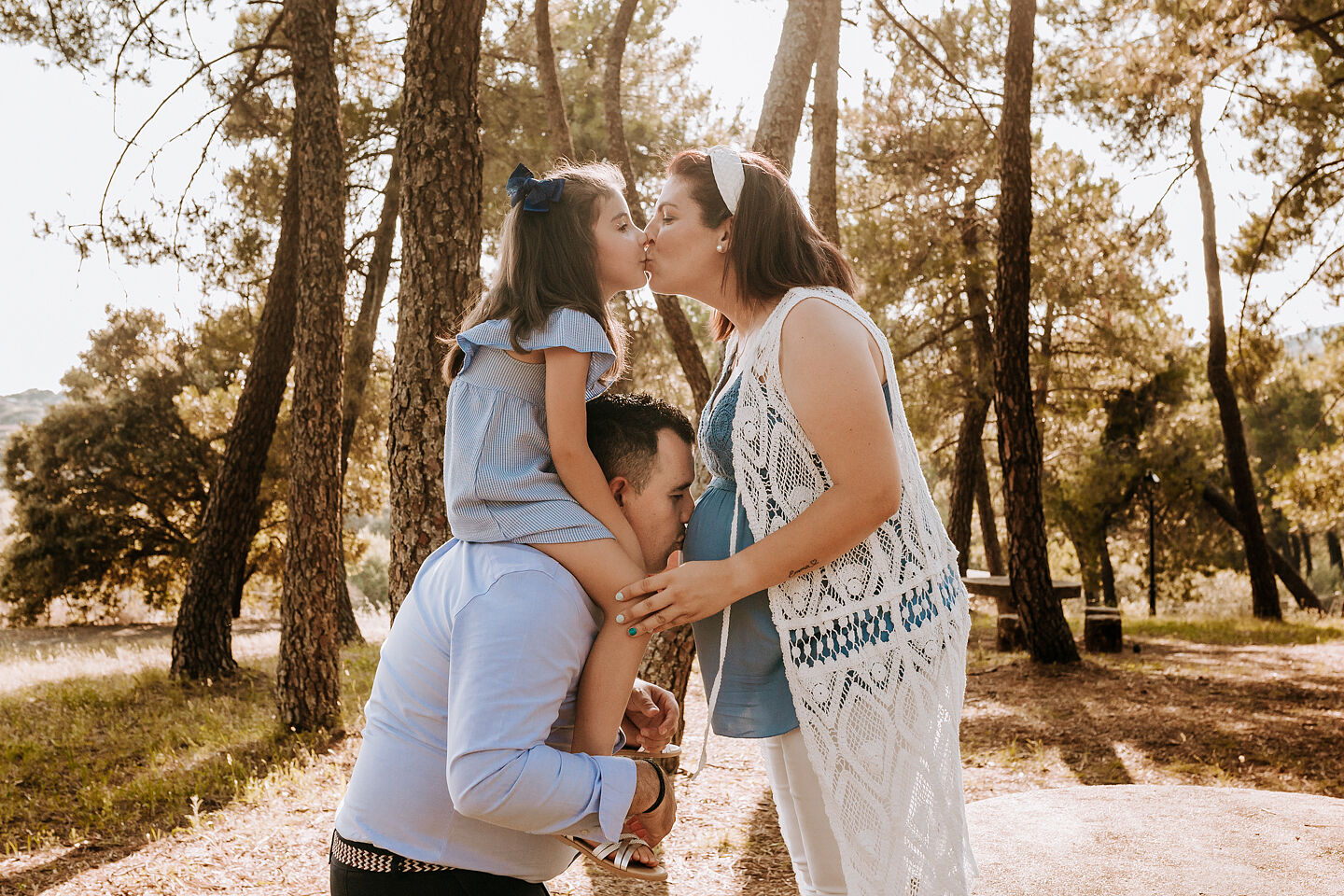 Sesiones de embarazo con hermanos en Plasencia (Cáceres) -4