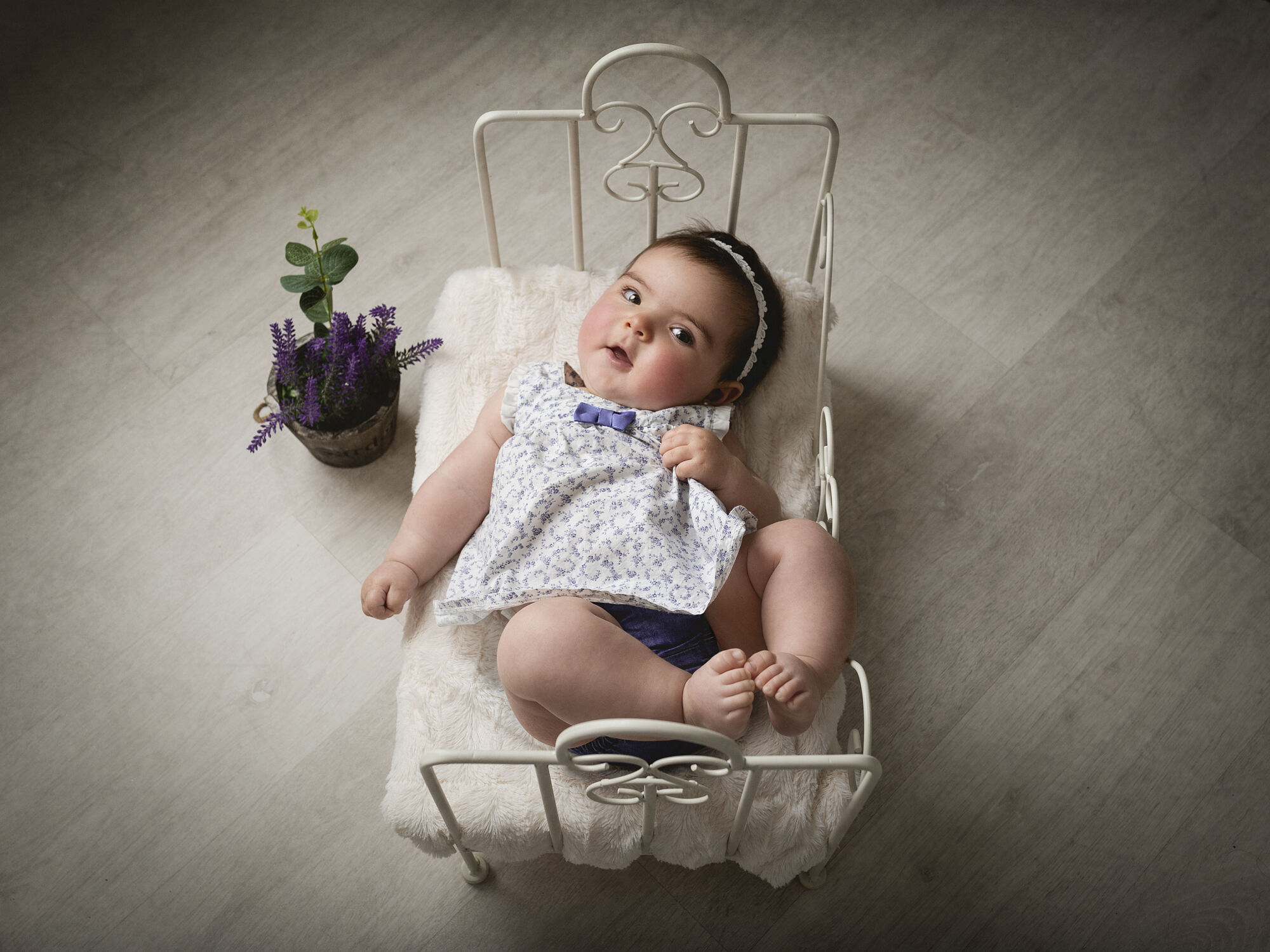 Carlota en su sesión de bebe de 6 meses