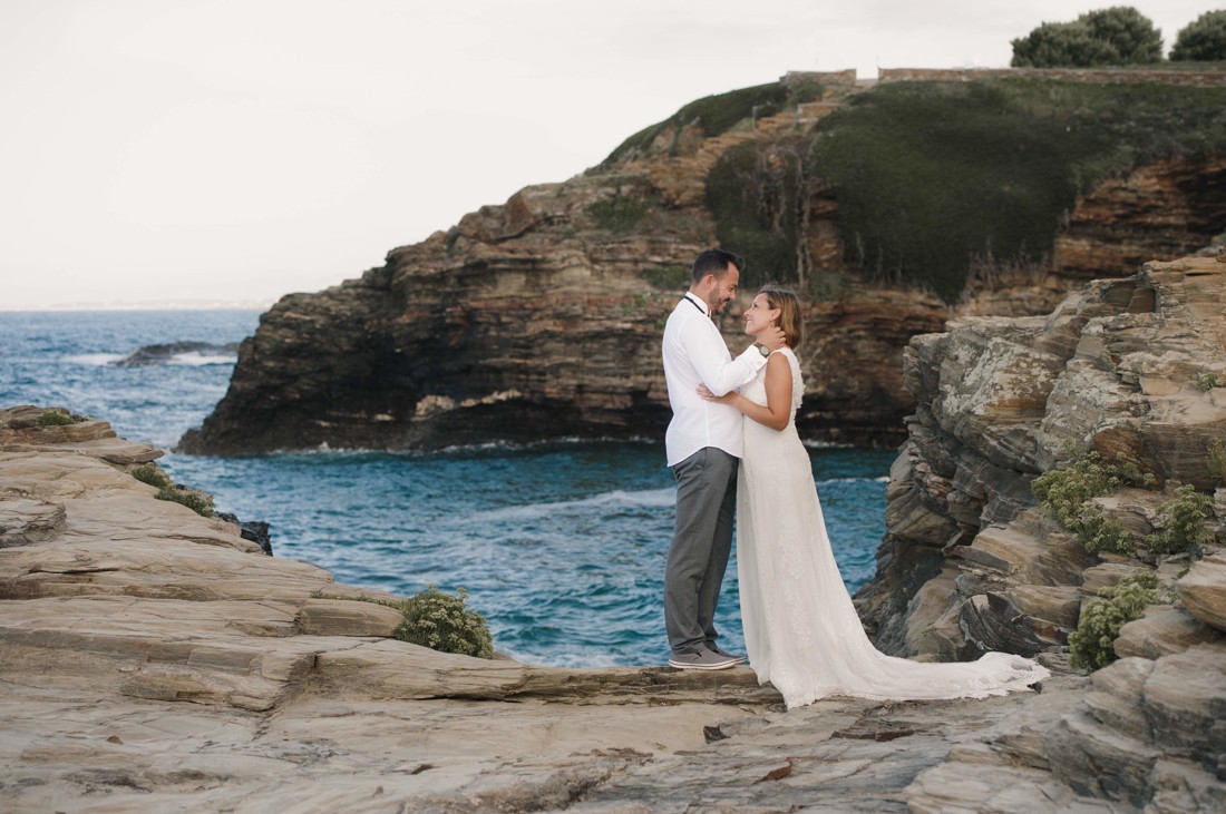 novioacariciendoasumujer