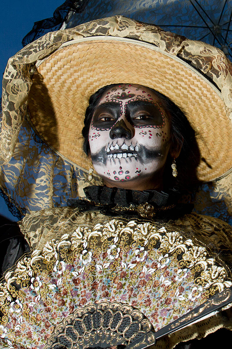 D&iacute;a-de-los-difuntos-Mexicana_Fotoperiodismo_RafaelBastante-(03)