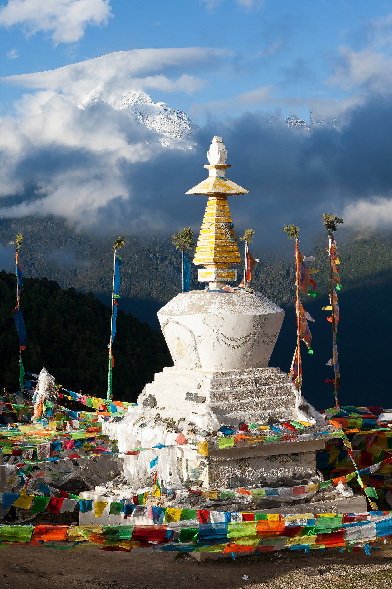 10_Ch&ouml;rten-(en-tibetano_de-estupa)_Meili_Kawa-Karpo_6740-m_IMG_2843