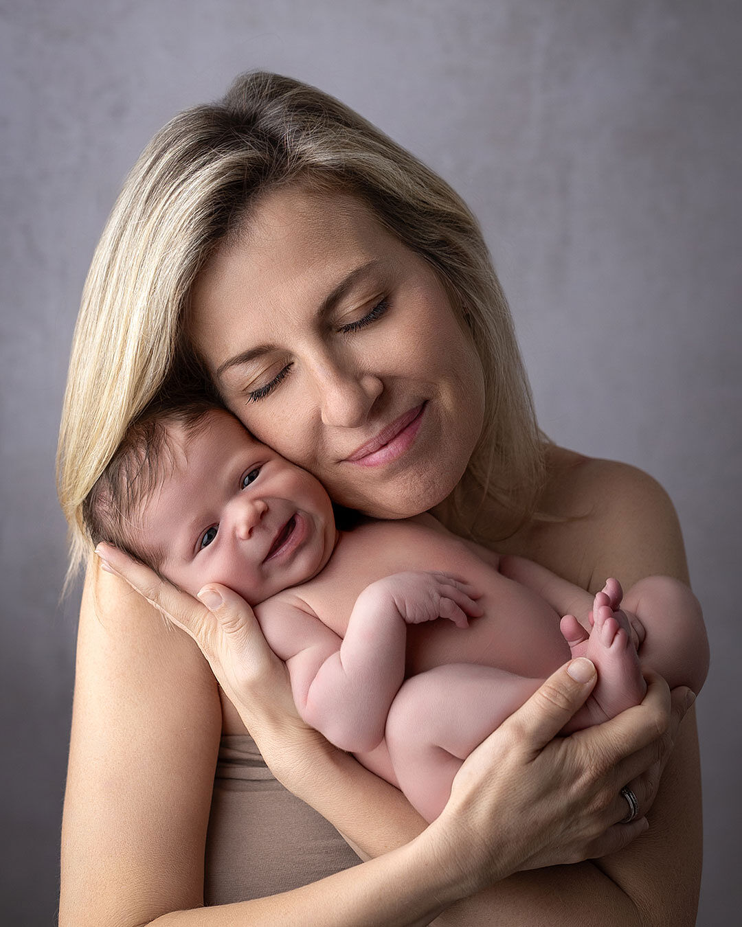 Fotoclicks. Fotógrafo infantil en Sanxenxo, Pontevedra. - alma-newborn-26w-ts20250812110356496832.jpg