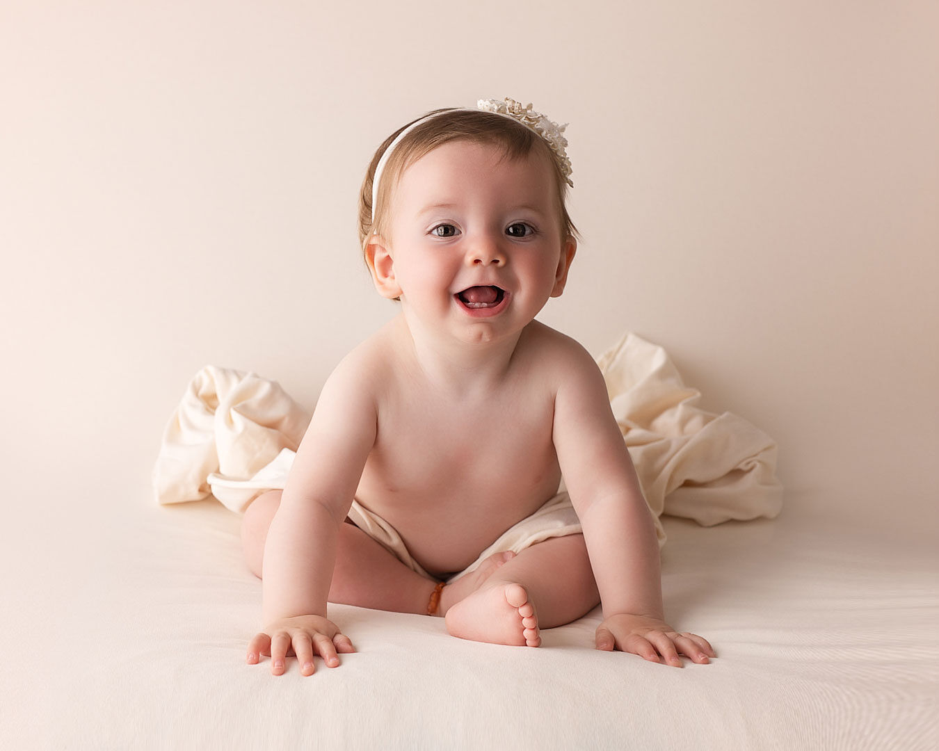 Fotoclicks. Fotógrafo infantil en Sanxenxo, Pontevedra. - prebautizo-nicole-14w-ts20250906150220426799.jpg