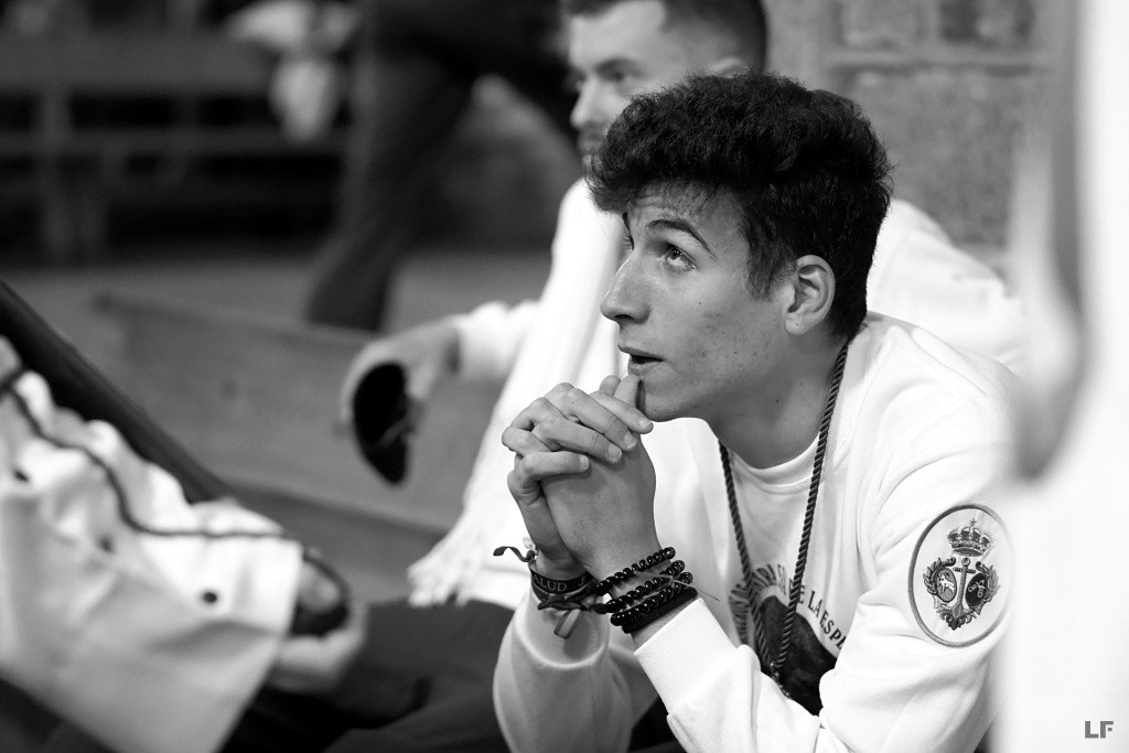 preparando la virgen flores la esperanza hermandad amigos salud Avila sonsoles cristo 