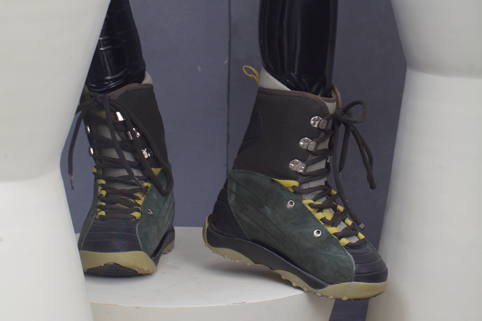 fotos botas snowboart fashion shooting