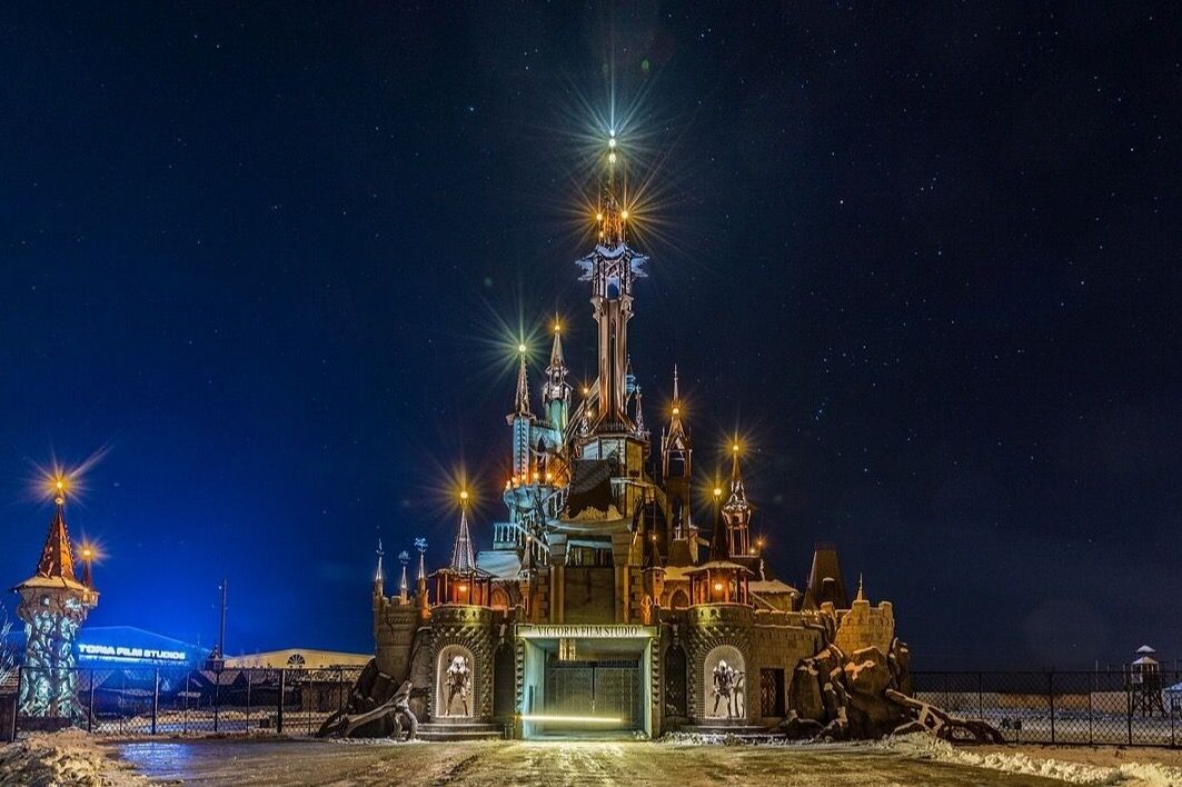 Luis Filipe Photographer - disneyland-near-kyiv-victoria-film-studios-4.jpg