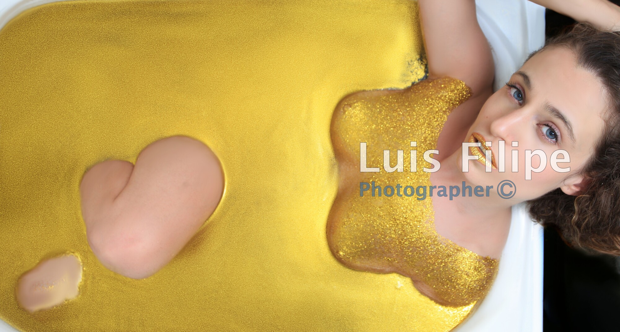 anna Lopez model book fashion luis philipe