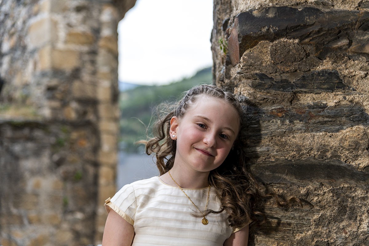 fotógrafo comunión Ponferrada castillo templarios Paula princesa por un día