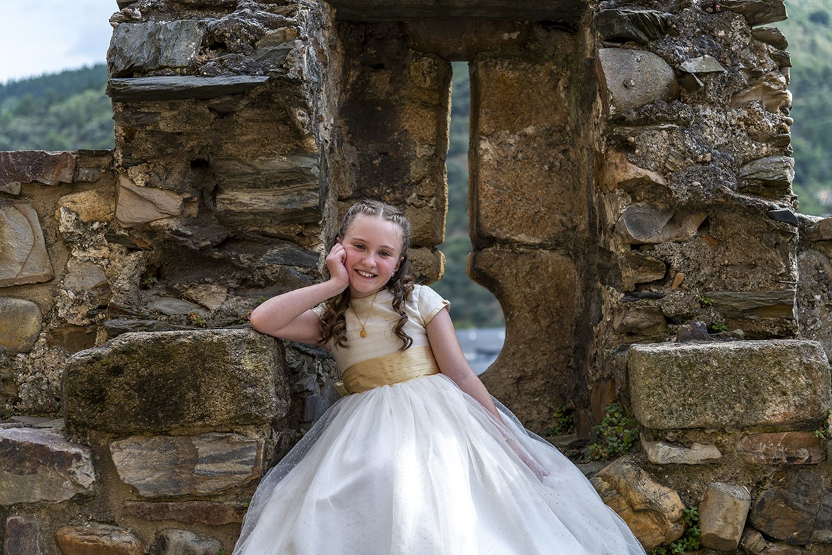 fotógrafo comunión Ponferrada castillo templarios sesión con Paula