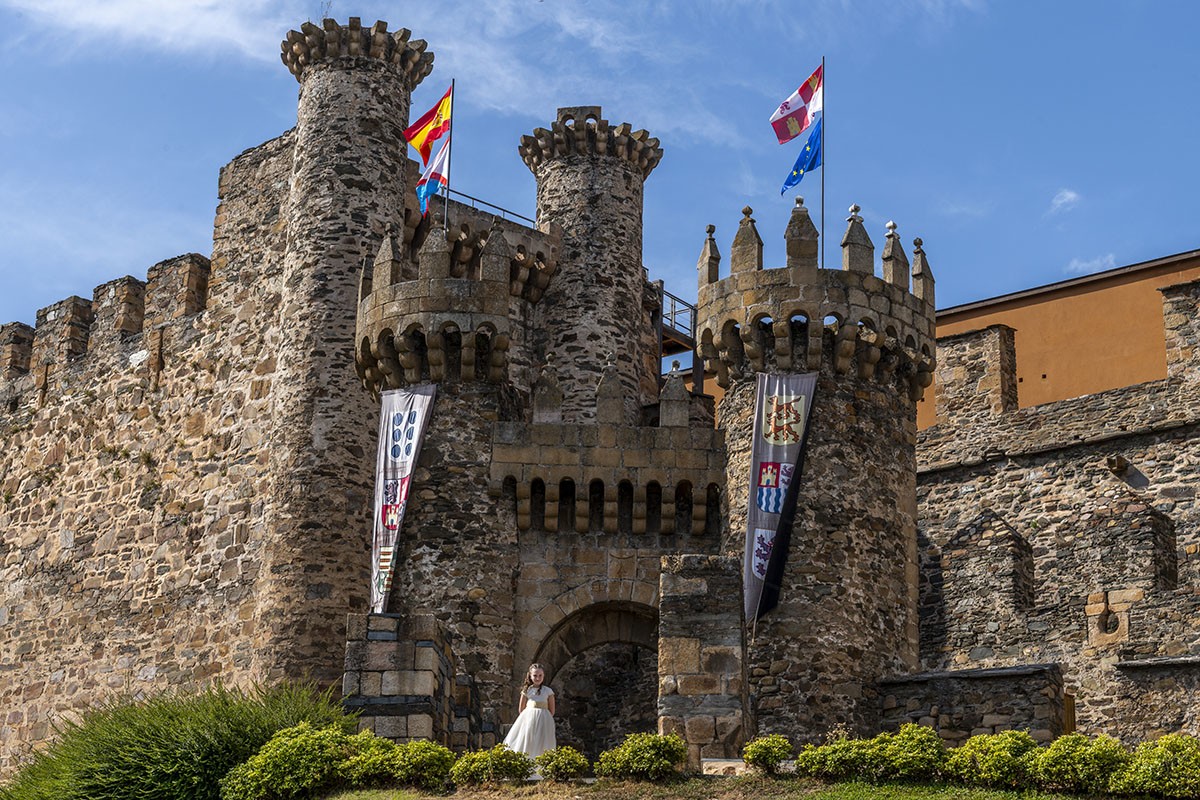 fotógrafo comunión Ponferrada sesión en el castillo templarios