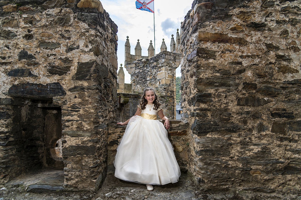 fotógrafo comunión Ponferrada sesión exterior castillo templario