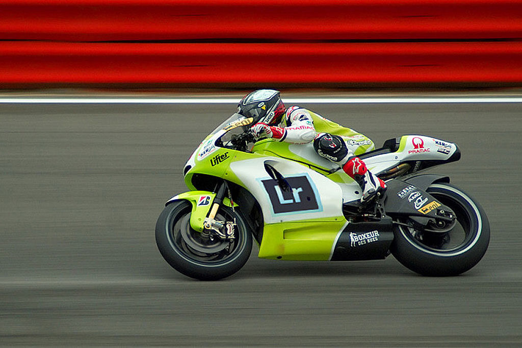 AGAFONA - moto-ts20251110064240425931.jpg