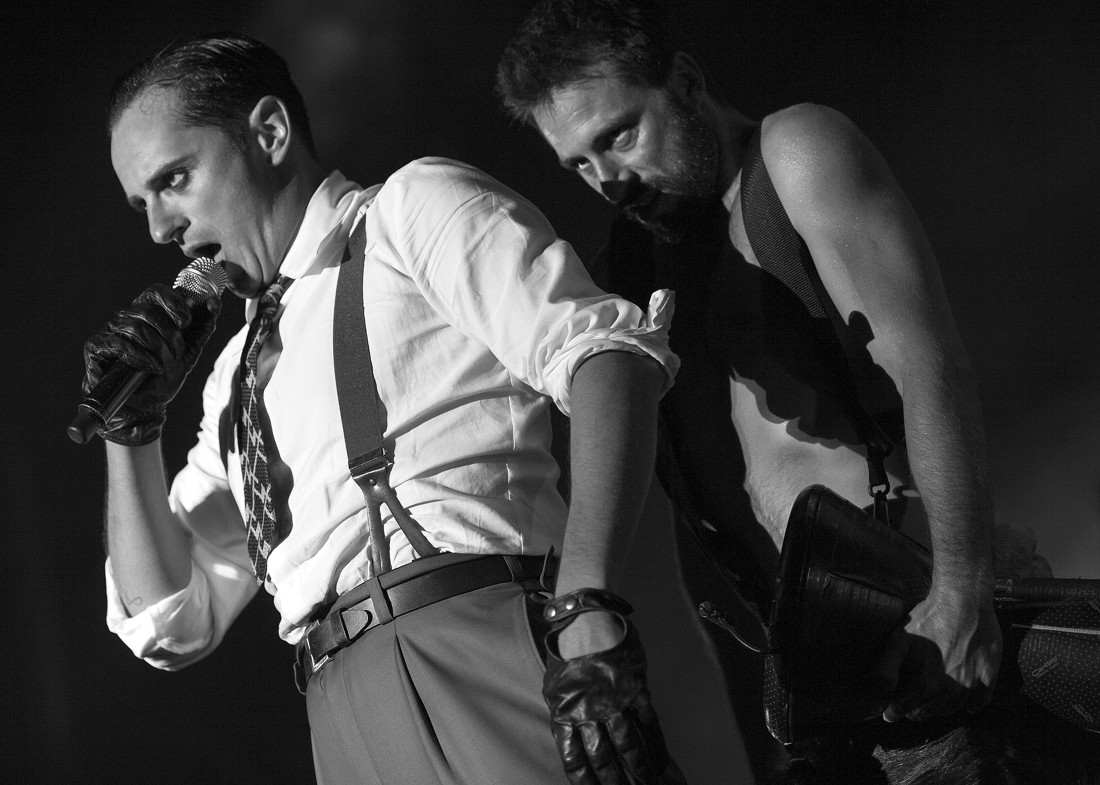 Asier Etxeandía y Hugo Silva