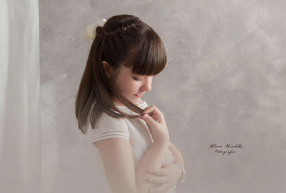 Aline Alcalde fotografía - foto-grafo-comunion-en-estudio-fotografi-a-arti-stica-de-comunio-n-madrid-collado-villalba-7-ts20260306120605849754.jpg