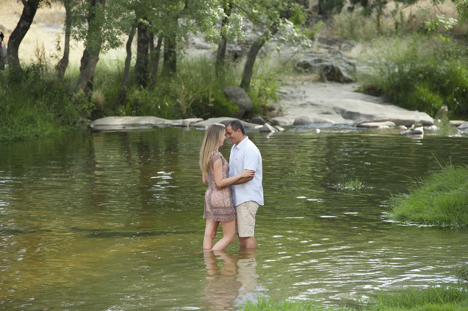 Sesión de pareja natural en exteriores Madrid