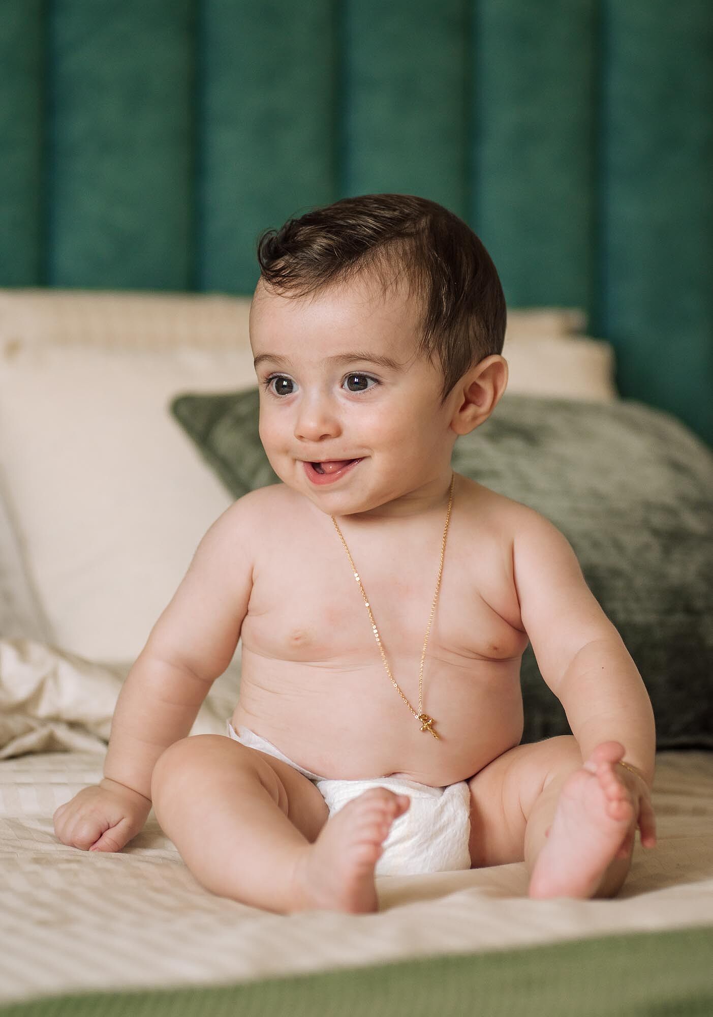 bebe em fralda no dia do batismo