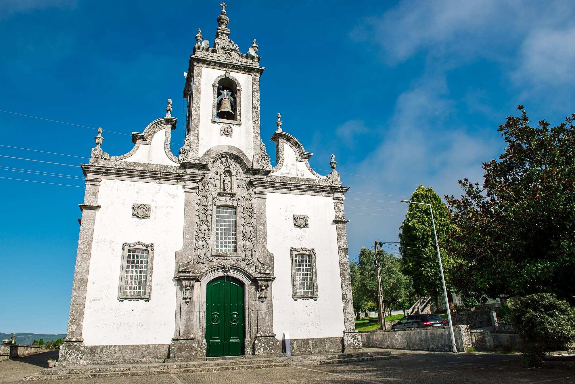 vista da fachada da igreja de são paio dantas