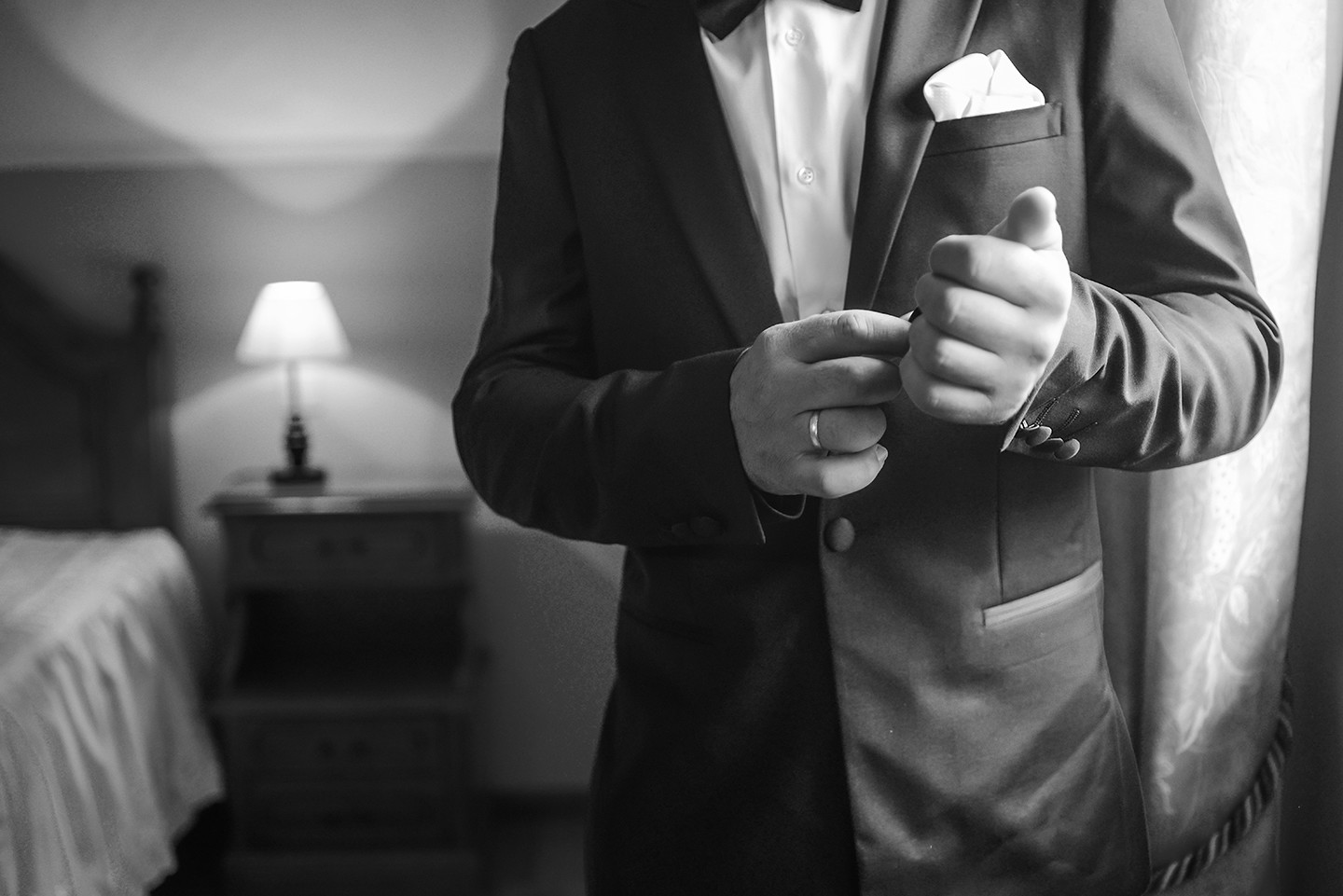 Pormenor do fato do noivo