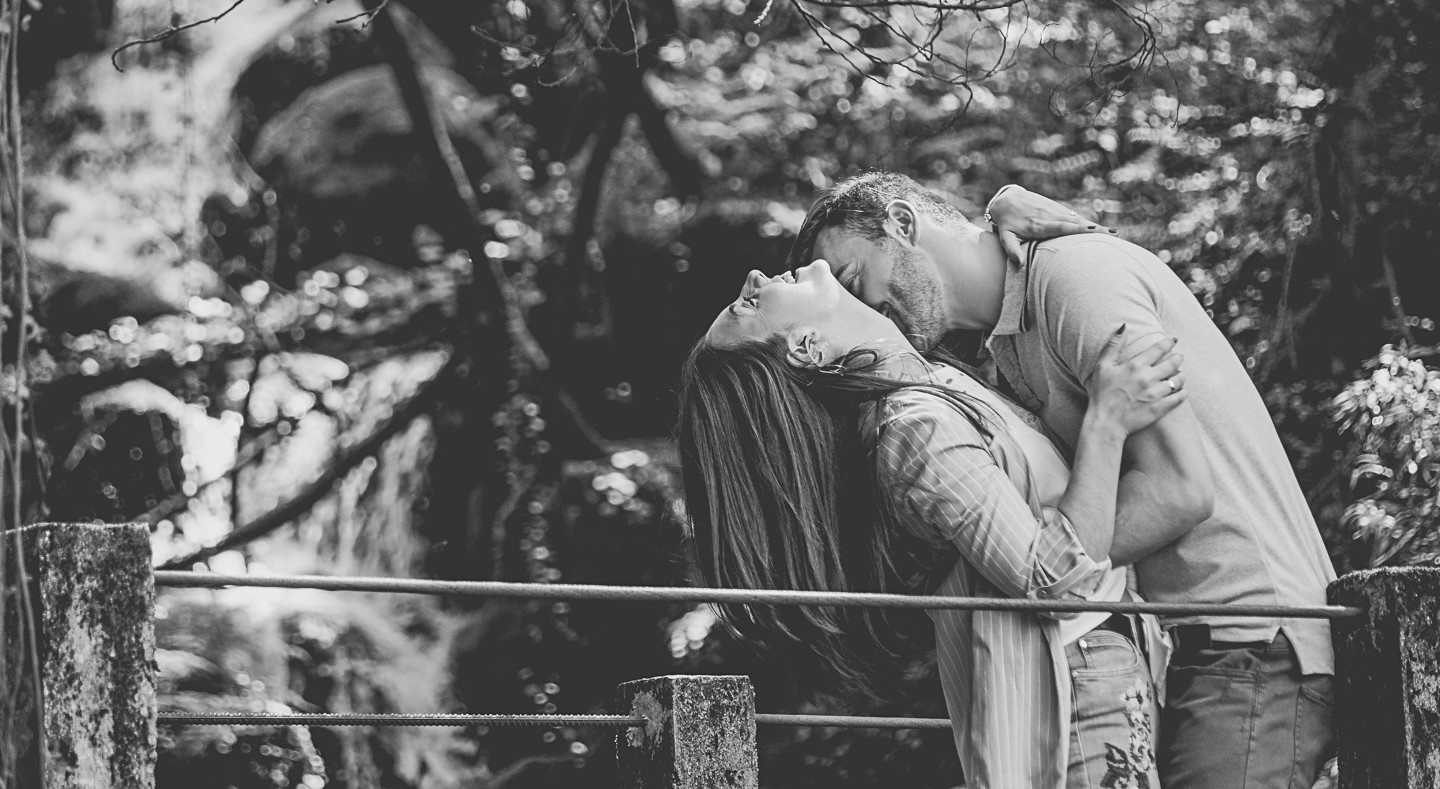 Cidália e Jorge o beijo na ponte do rio 