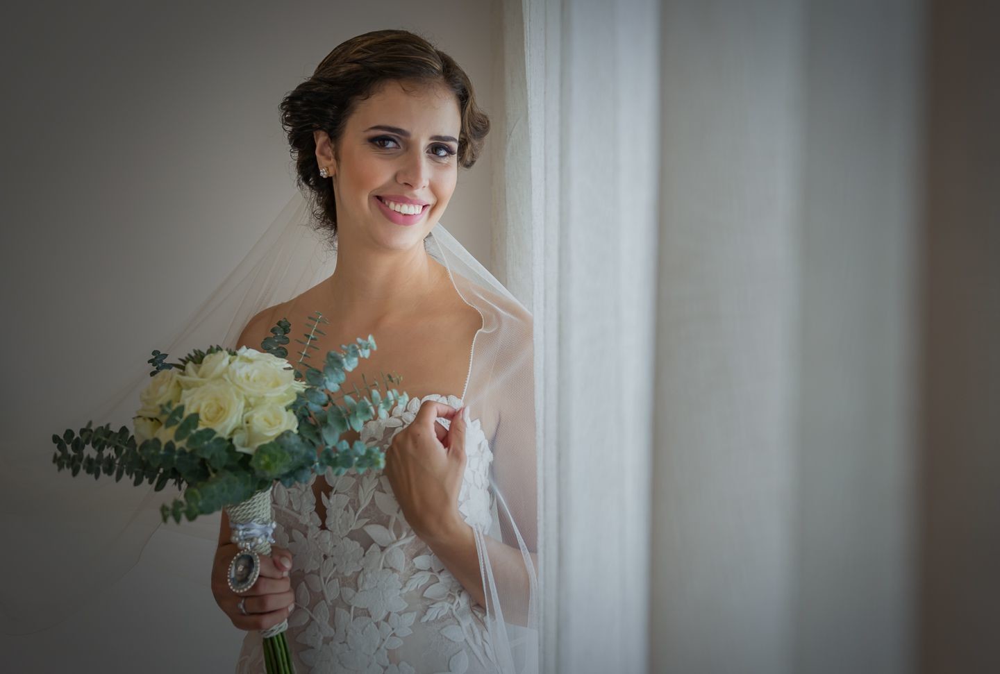 Daniela a noiva com o buque de flores