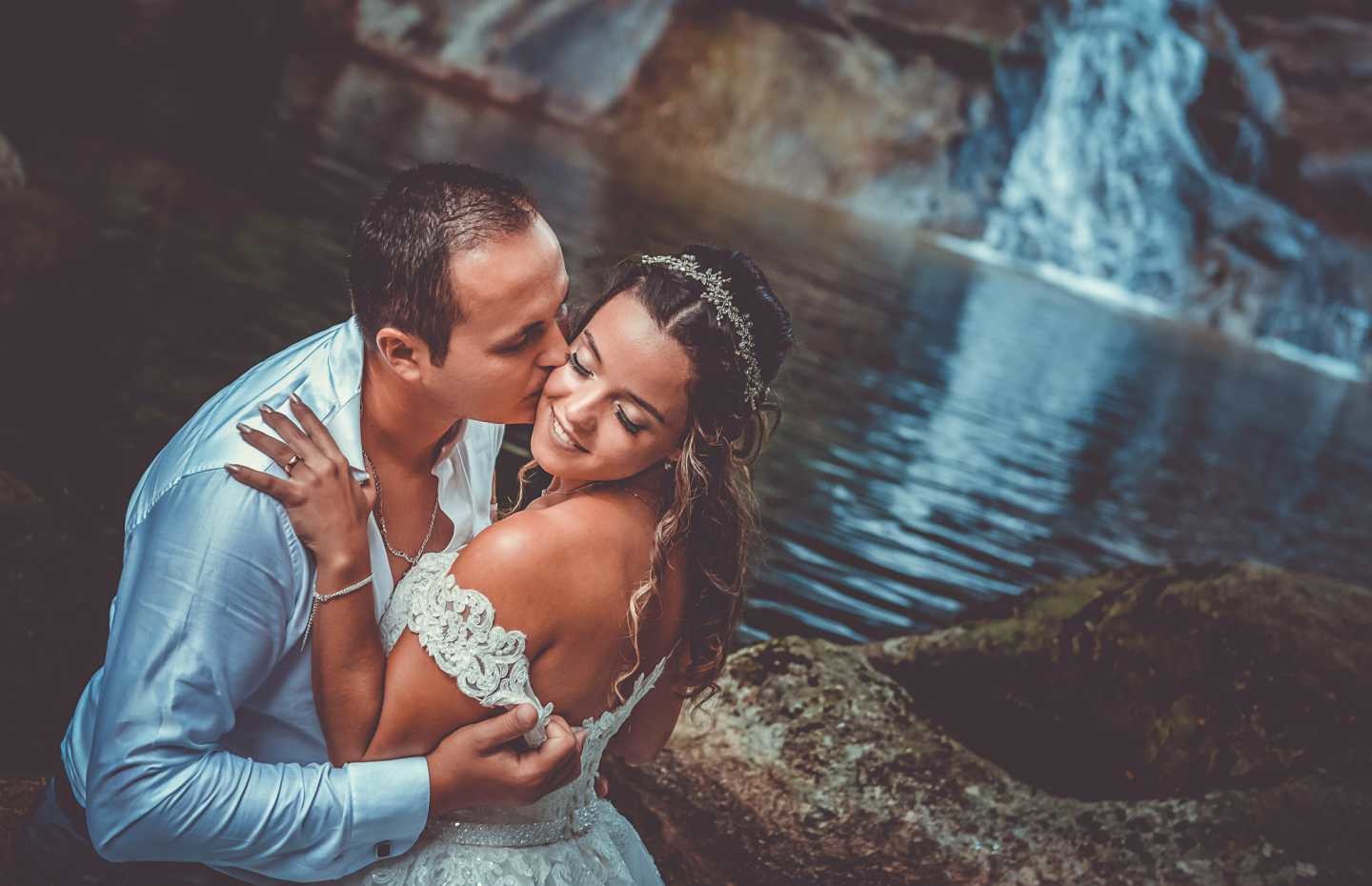 Pós Casamento :: Noivos a beira do lago