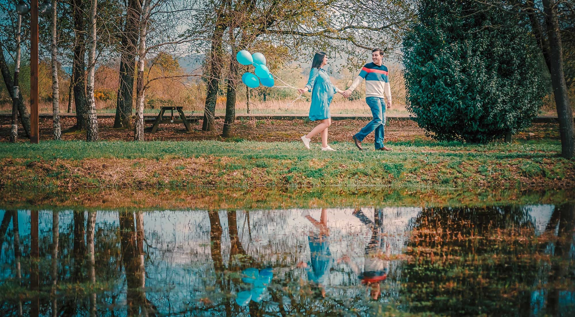 Ricardo e Anabela a andarem ao lado do lago