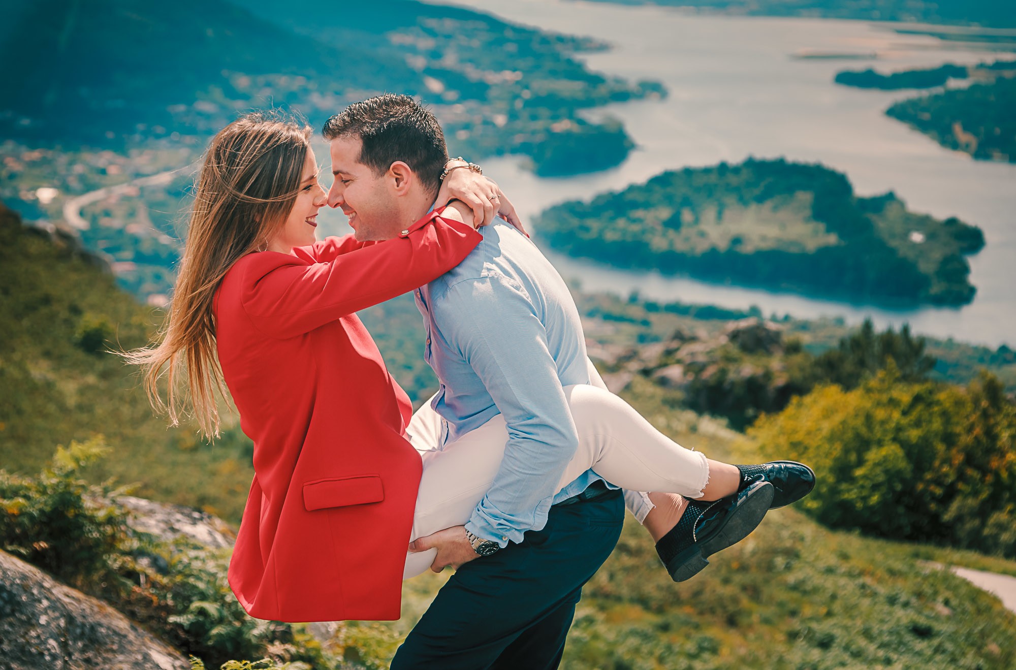 Artur a pegar no colo a Nazaré