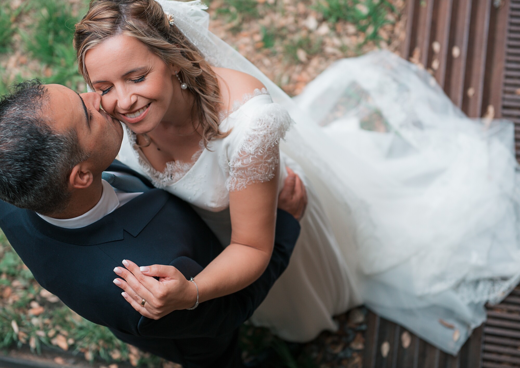 Rui a dar um beijo na cara da Joana