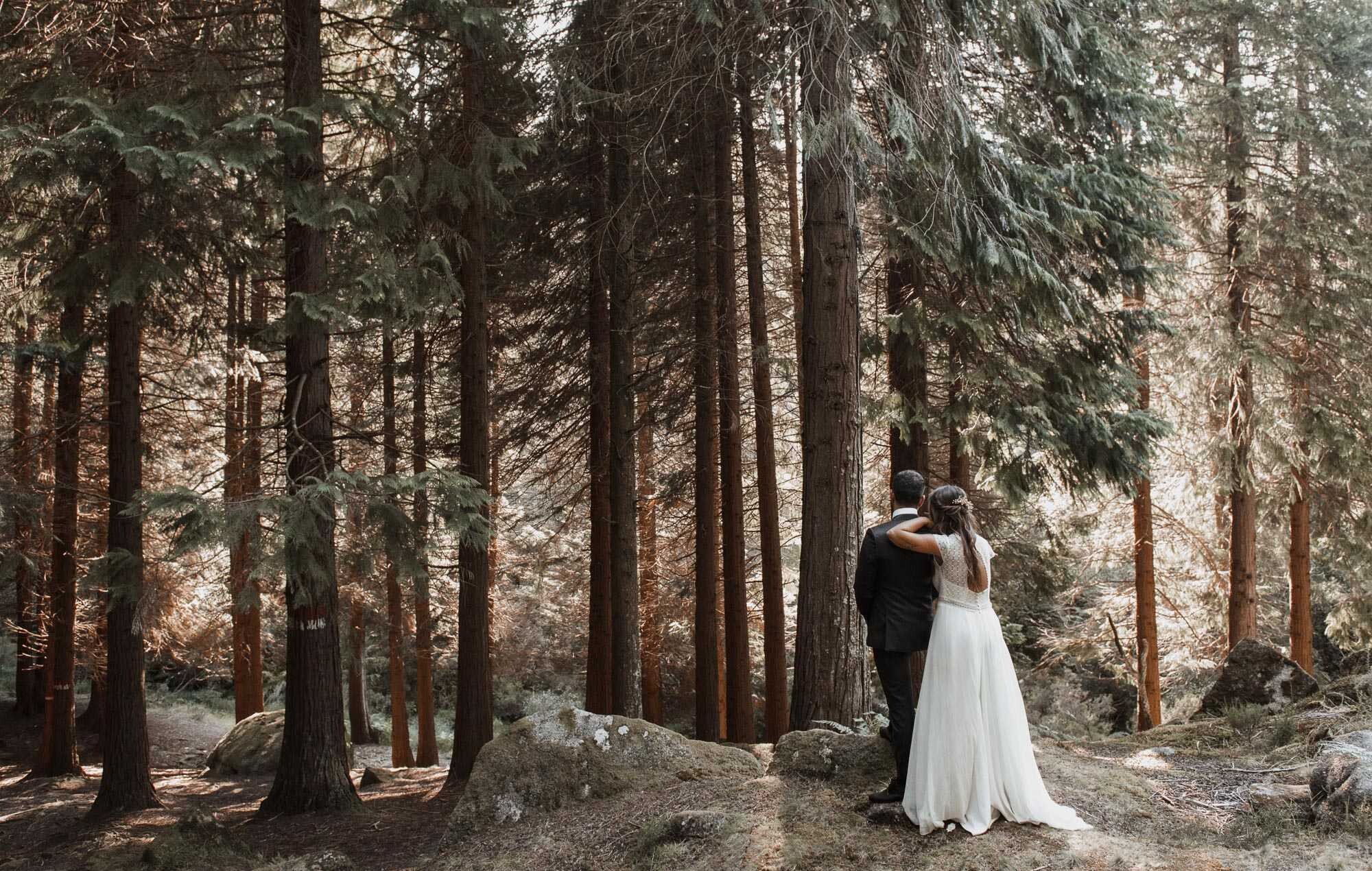 Pós Casamento :: Casal a olhar para a vista