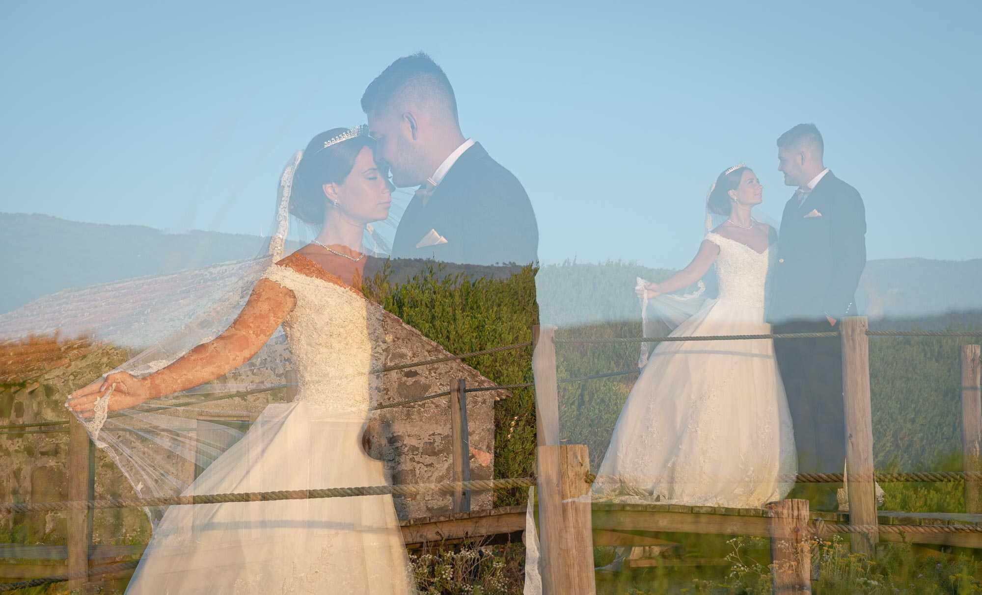 Pós Casamento :: Noivos numa ponte a olharem um para o outro