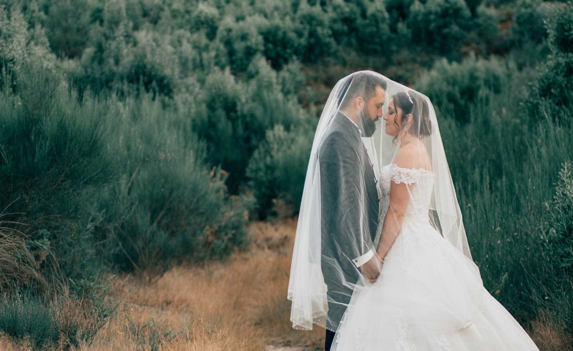 Pós Casamento :: Casal dentro do véu