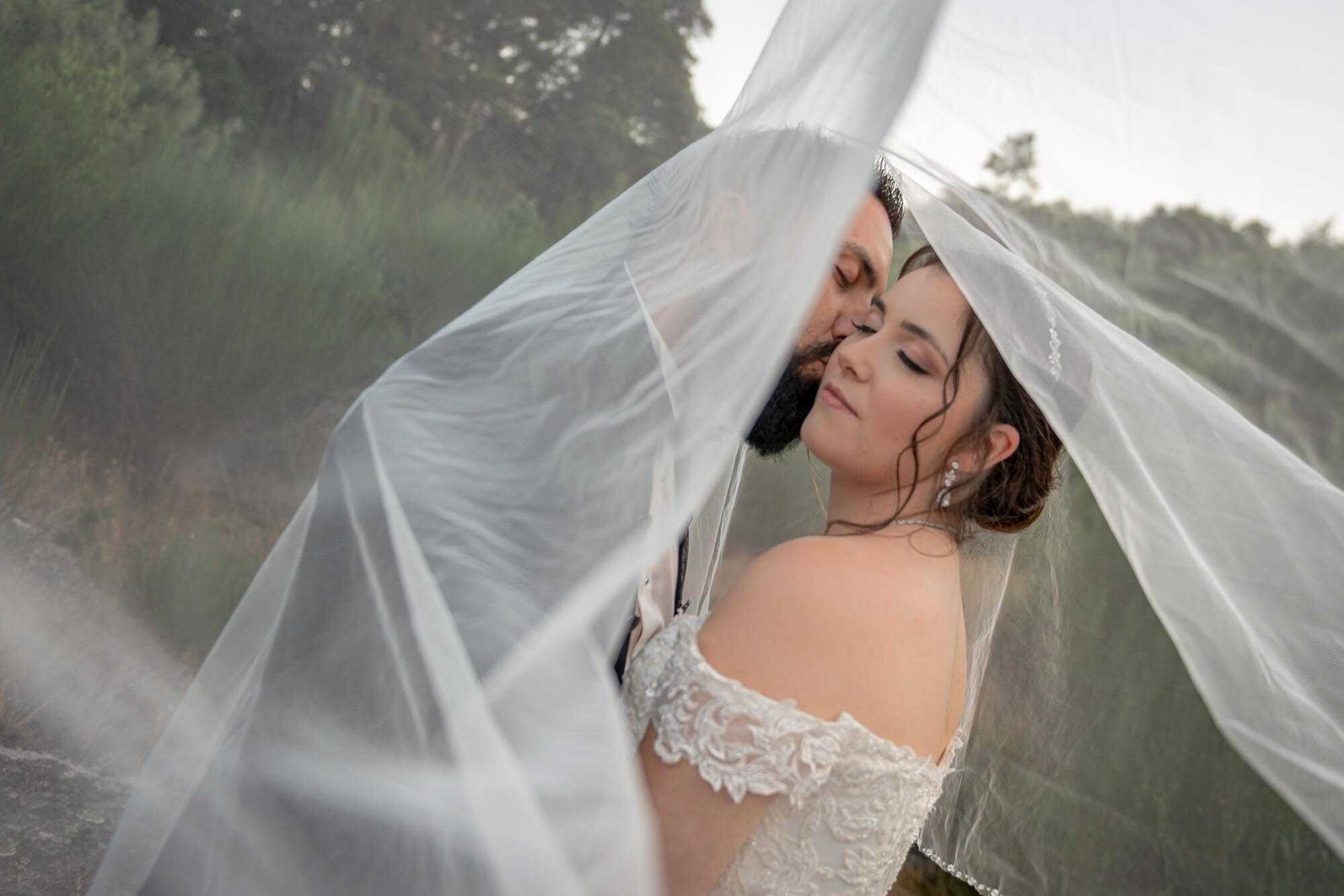 Pós Casamento :: O véu a flutuar entre o casal