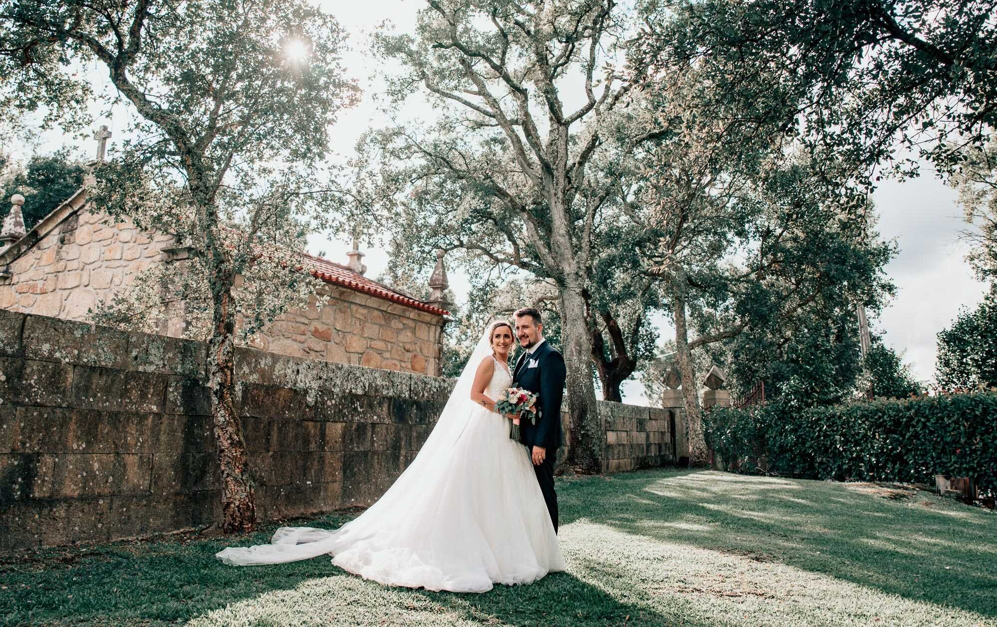 Casal a dar um abraço 