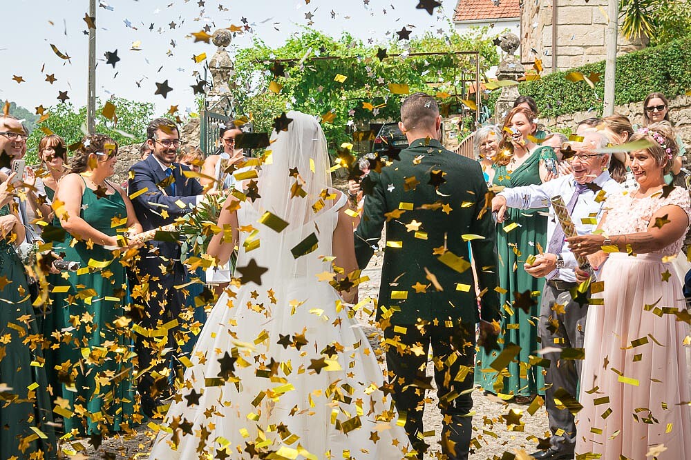 Saída dos Noivos da igreja