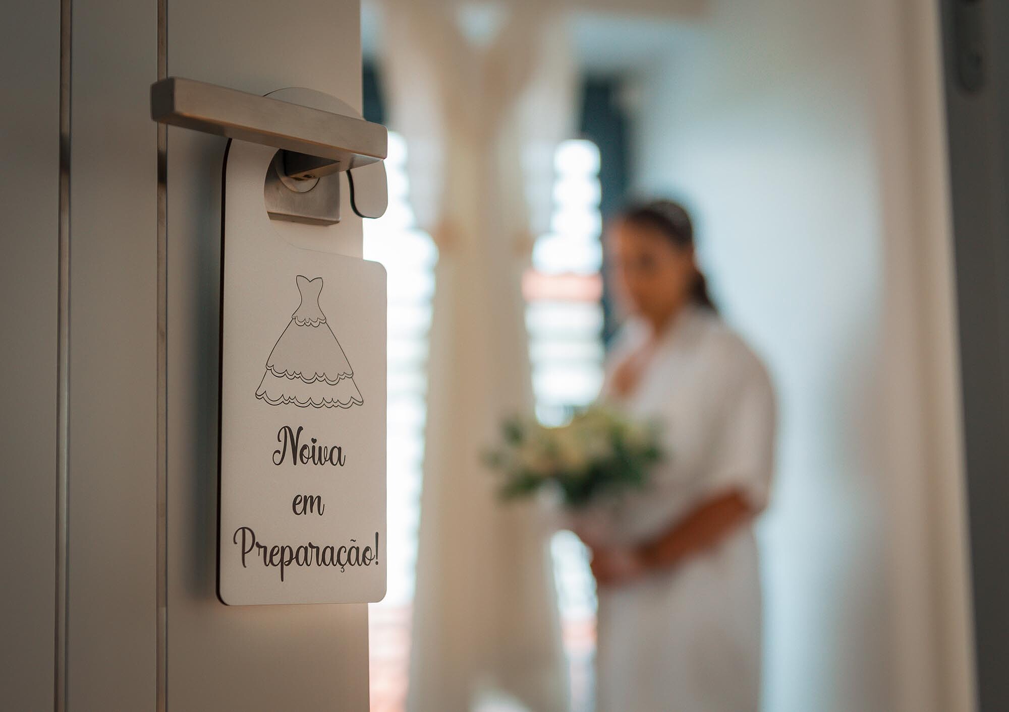 Placa a dizer "Noiva em Preparação!"