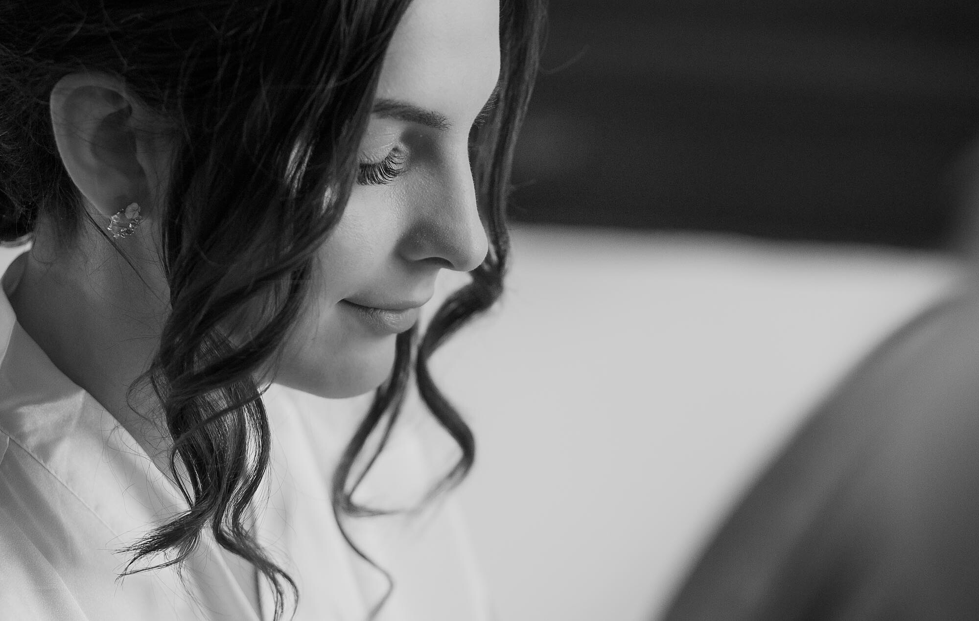 Noiva de olhos fechados