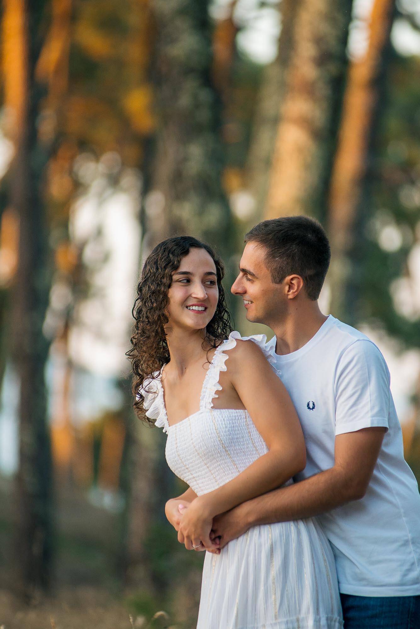 namorada com olhar apaixonado