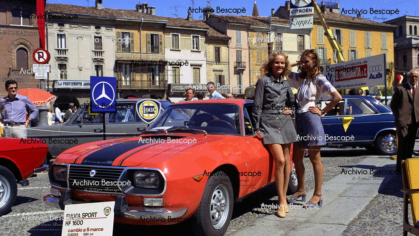 Lodi - Auto in Piazza (1972)