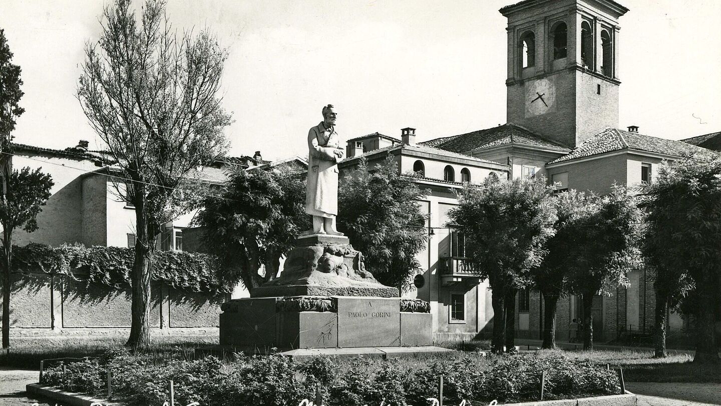 Lodi - Monumento a Paolo Gorini