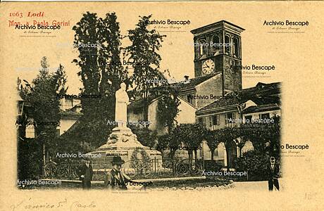 Lodi - Monumento a Paolo Gorini (5)