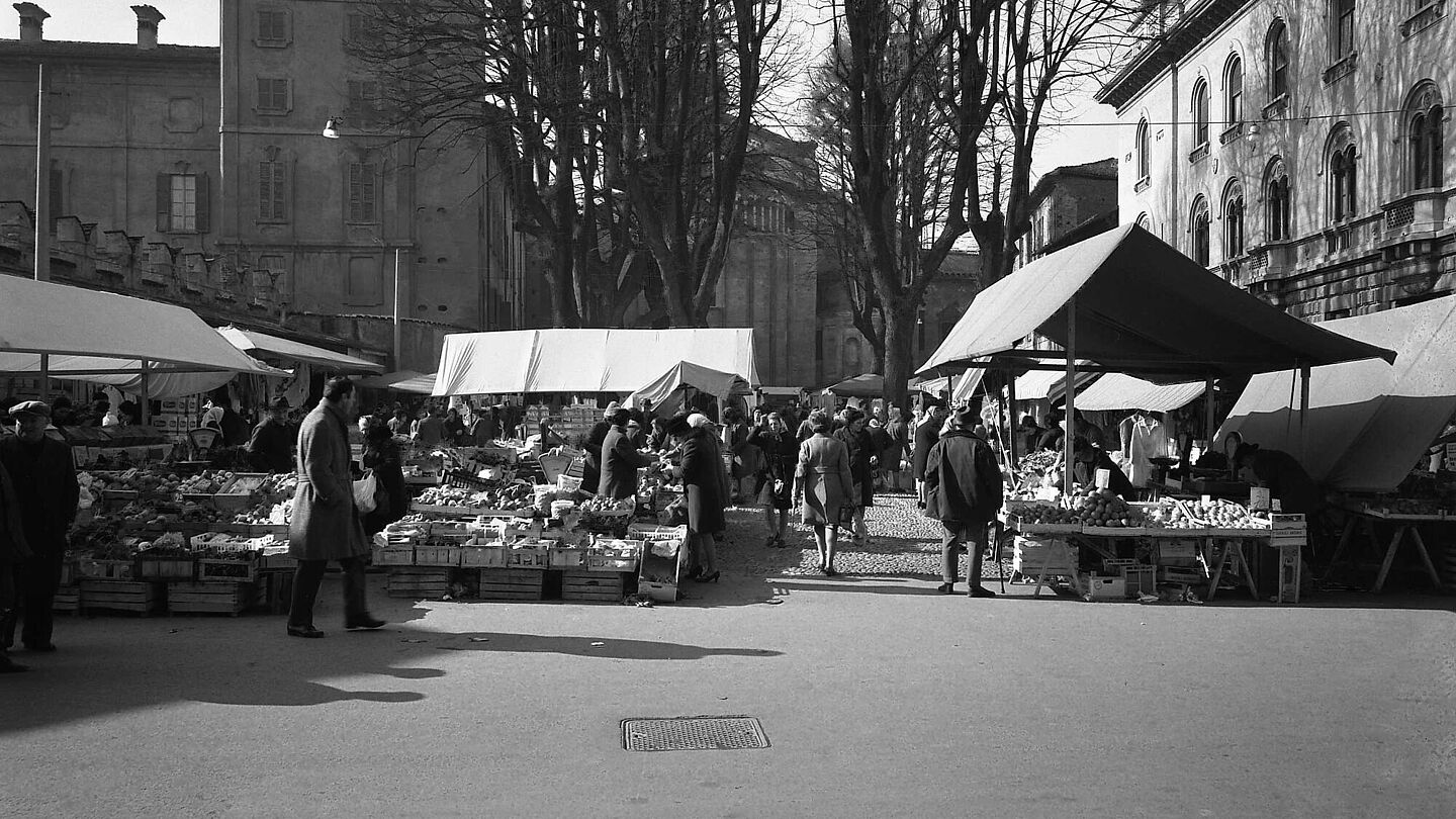 Lodi - Piazza Mercato