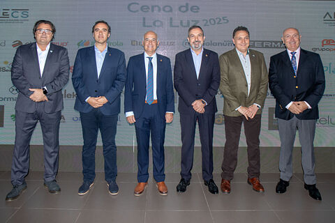 2025-11-07 CENA DE LA LUZ - AIECS