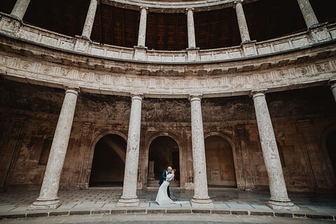 Ana y Antonio, Postboda